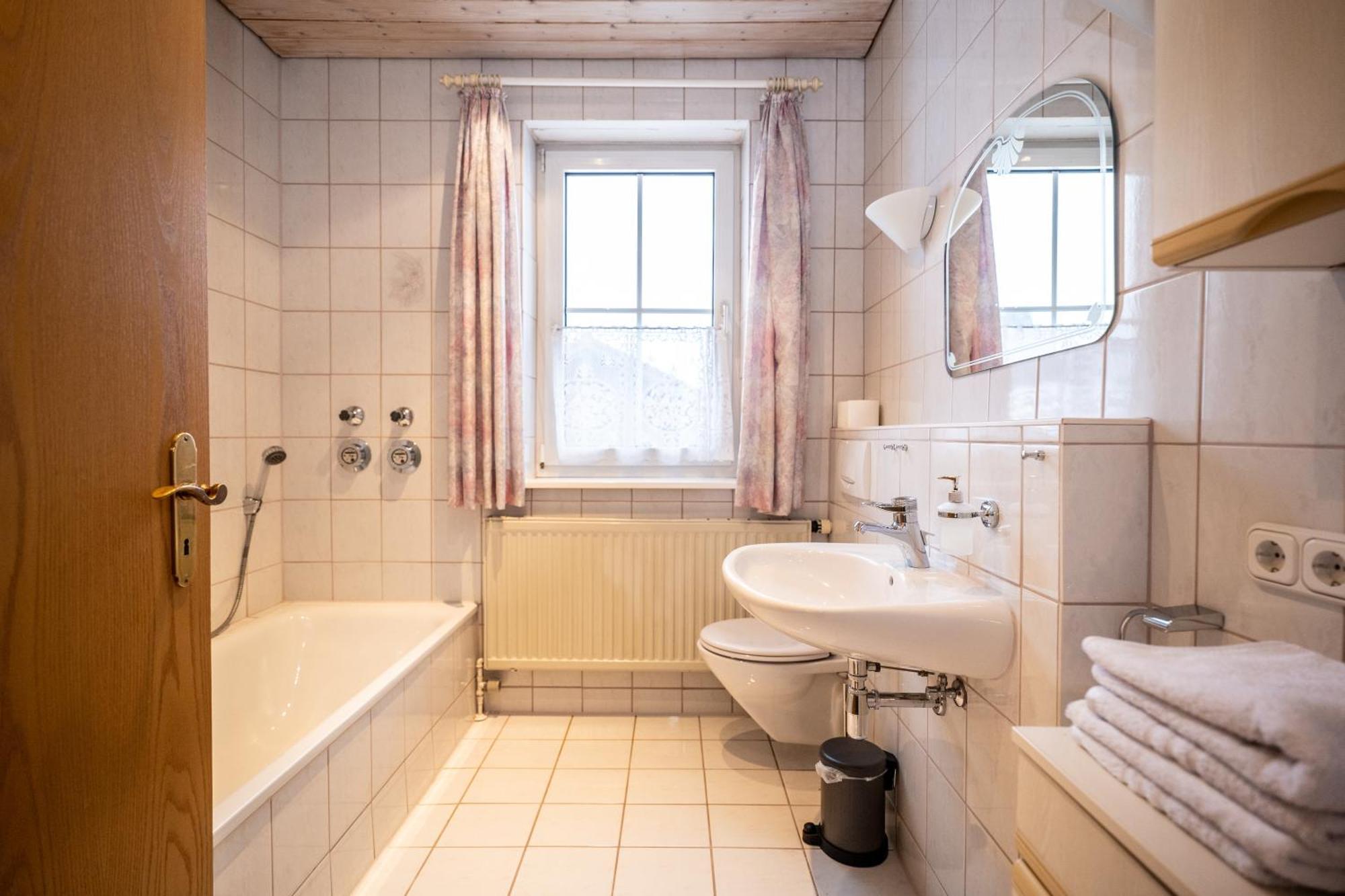 Kuschelige Ferienwohnung Mit Balkon & Free Wifi Buchenberg  Exterior foto
